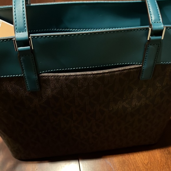 Michael Kors Morgan Signature Large Center Stripe Tote - Picture 7 of 14
